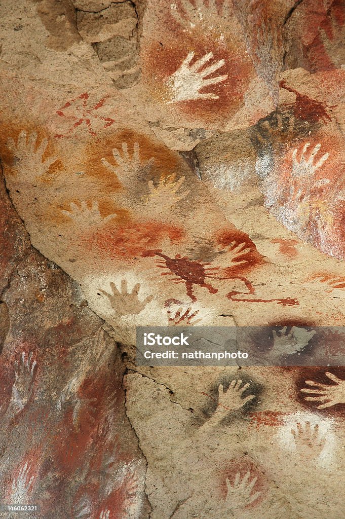 Rock autóctonos de arte antiguo - Foto de stock de Pintura rupestre libre de derechos