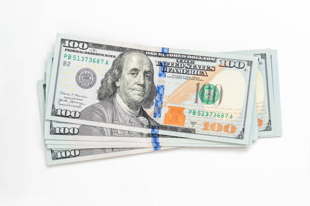 amerikanisches papiergeld, währung, bargeld dollar auf weiß. nahaufnahme. finanz-, zahlungs-, handels-, finanztransaktionskonzepte - us dollar geldschein stock-fotos und bilder