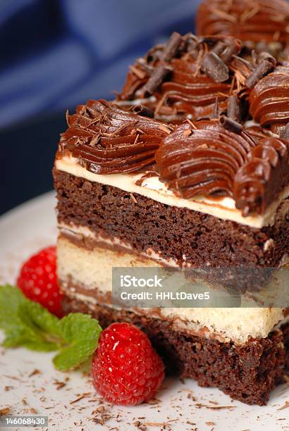 조각 설치선 케이크 라즈베리 초콜릿 0명에 대한 스톡 사진 및 기타 이미지 - 0명, 갈색, 건강에 좋지 않은 음식