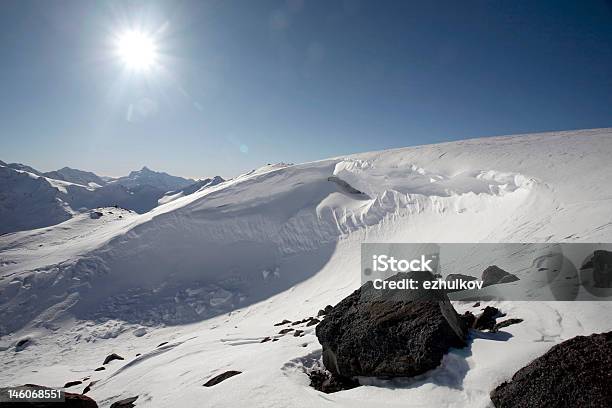 Foto de Montanhass View e mais fotos de stock de Alpes europeus - Alpes europeus, Alto - Descrição Geral, Azul