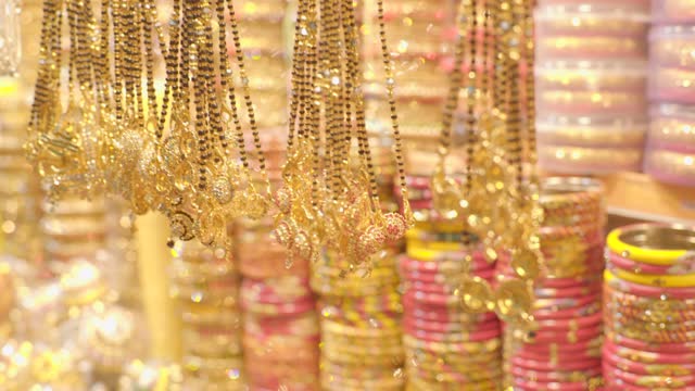 New Gold colour Mangalsutra Design and Small Size Pandal in market