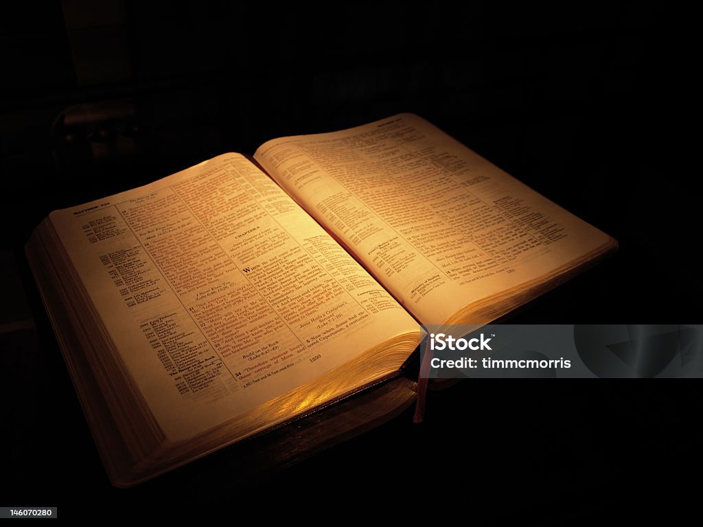 聖書の影 - キリスト教のロイヤリティフリーストックフォト