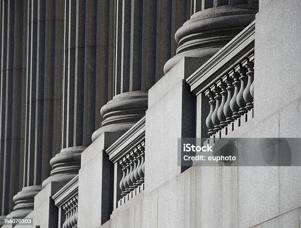 Szary Kolumnada Perspektywy - zdjęcia stockowe i więcej obrazów Europa - Lokalizacja geograficzna - Europa - Lokalizacja geograficzna, Kolumna architektoniczna, Rząd