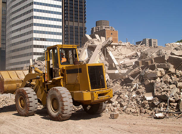 清算後 implosion 礎石 - glade land construction vehicle built structure ストックフォトと画像