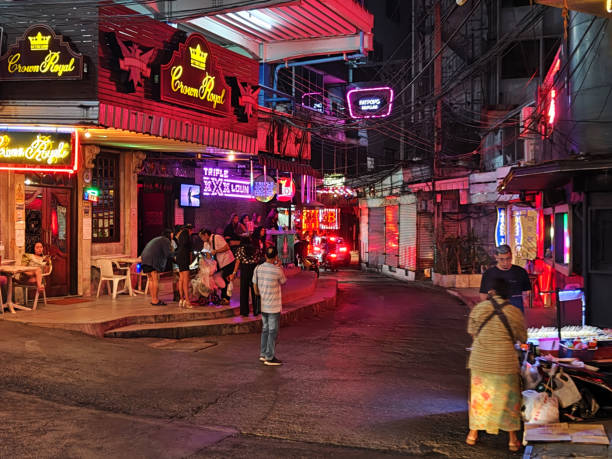 patpong red light district, banguecoque, tailândia - silom - fotografias e filmes do acervo