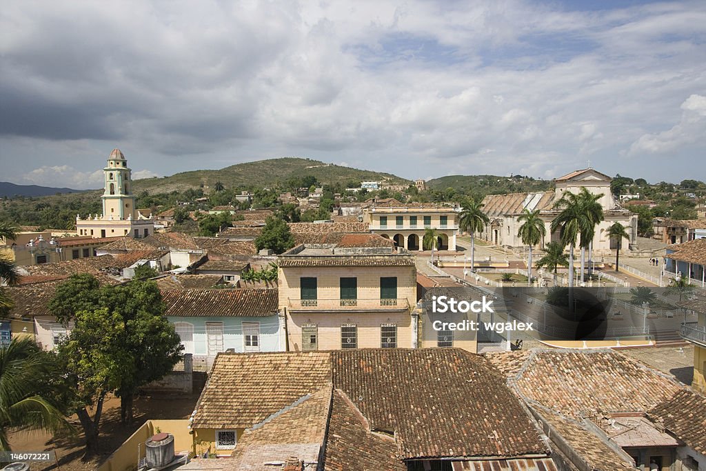 Strade di Trinidad, Cuba - Foto stock royalty-free di Albero