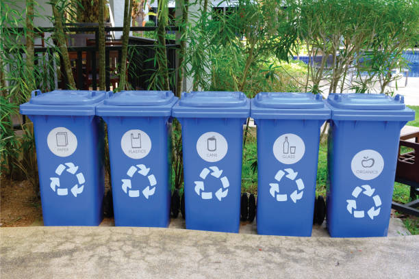 istock Trash Garbage with arrows recycle symbol 1460724062