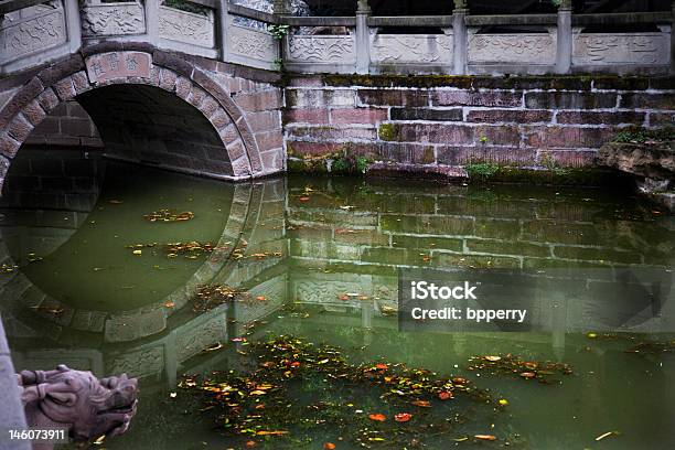 Old Stone Bridge Reflejos Templo Chengdu Sichuan China Foto de stock y más banco de imágenes de Agua