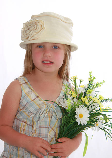 Menina com flores - fotografia de stock