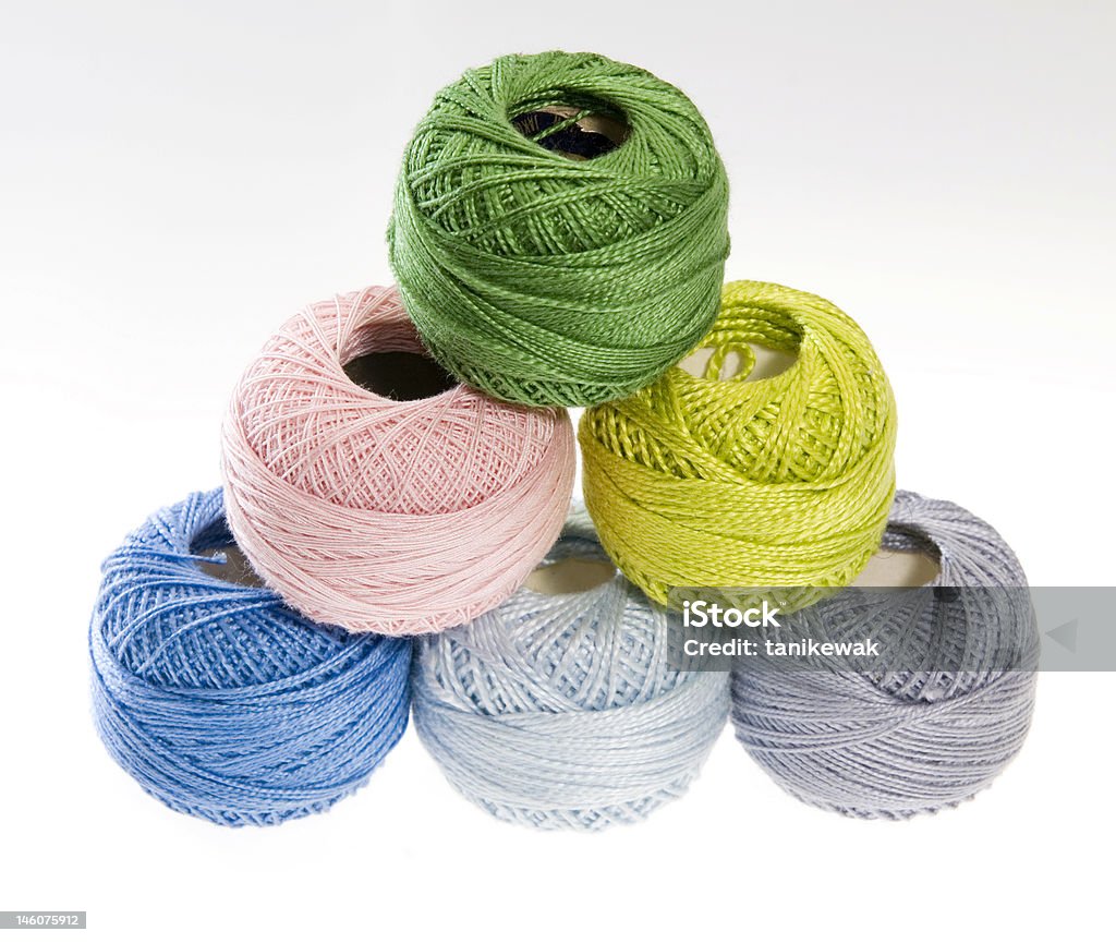 Seis cores com fio de lã bolas - Foto de stock de Algodão - Material Têxtil royalty-free