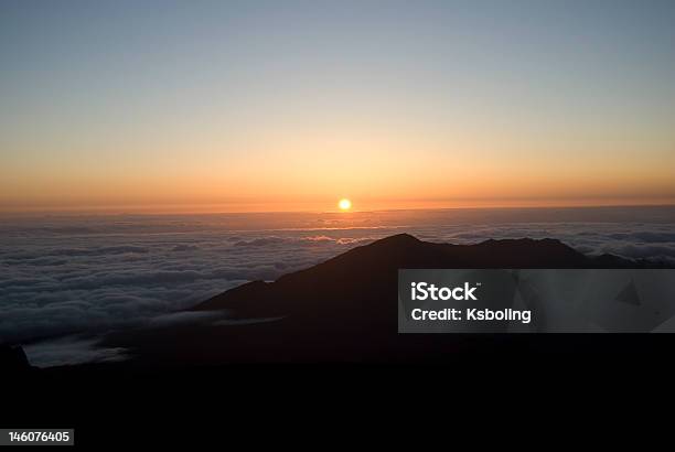 Photo libre de droit de Haleakala Lever Du Soleil banque d'images et plus d'images libres de droit de Chaîne de montagnes - Chaîne de montagnes, Ciel, Fonds de nuage