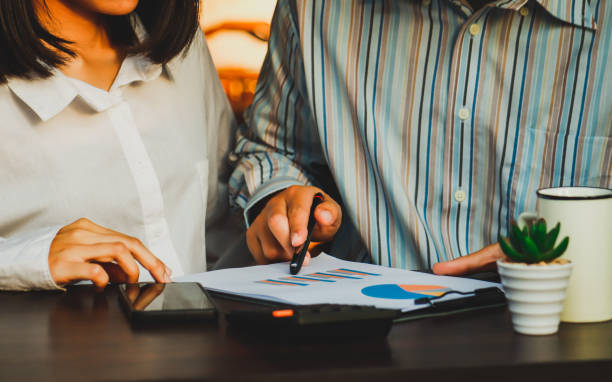 istock Business executives are planning together. 1460773463