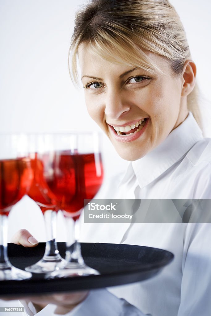 Sonriendo camarera - Foto de stock de Adulto libre de derechos