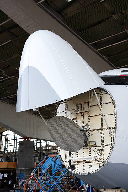 Aircraft maintenance http://www.microstockgroup.com/lightbox/msgtechnologylightbox.jpg plane radome stock pictures, royalty-free photos & images