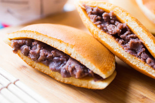 dorayaki with anko. - adzuki bean imagens e fotografias de stock