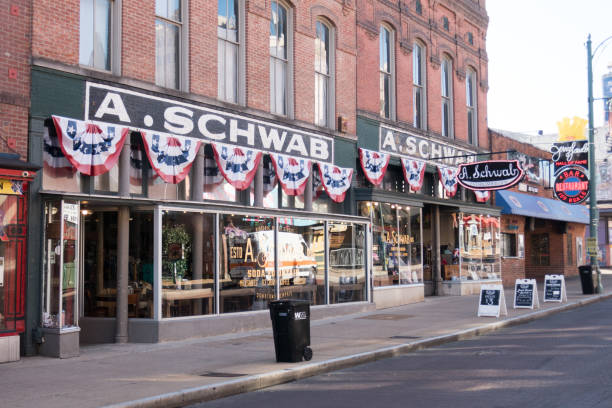 a. schwab on beale street - memphis tennessee tennessee skyline history imagens e fotografias de stock