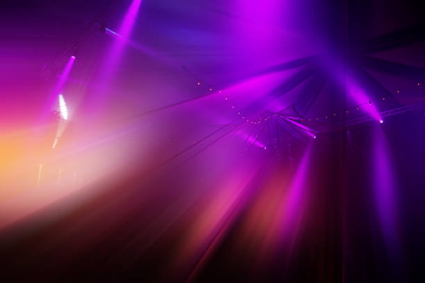 concert lights in purple - music club imagens e fotografias de stock