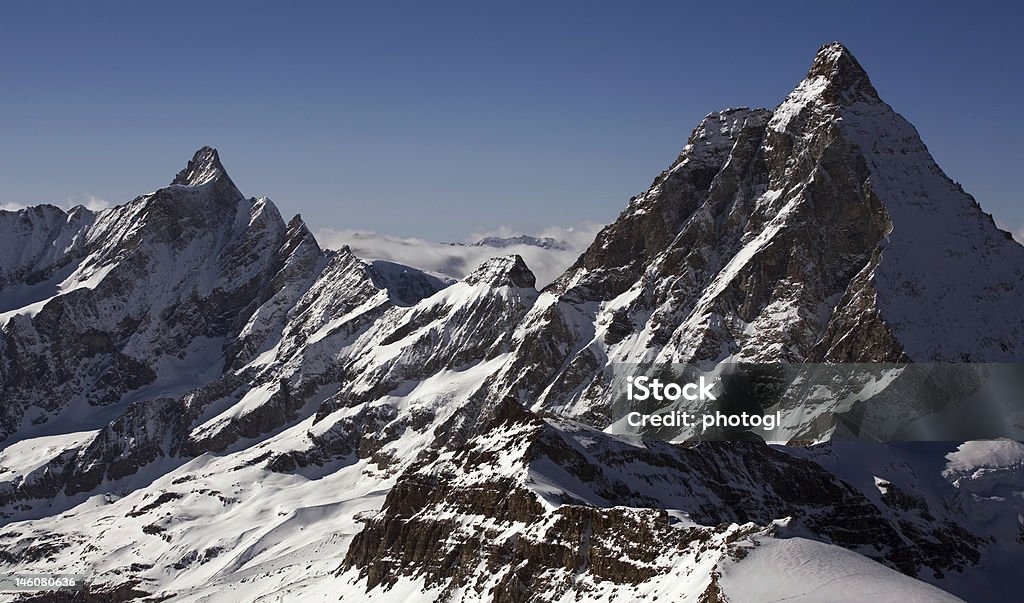 Deux sommets dans les Alpes. Oberland bernois région - Photo de Alpes européennes libre de droits