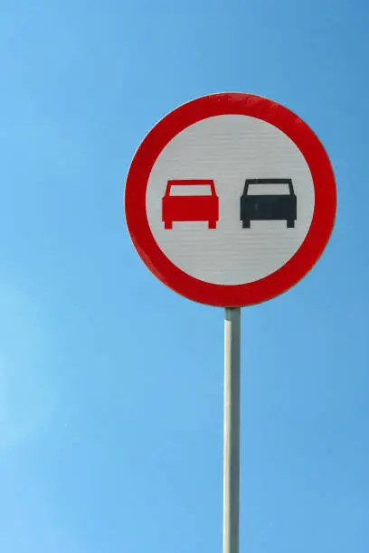 No overtaking road traffic sign