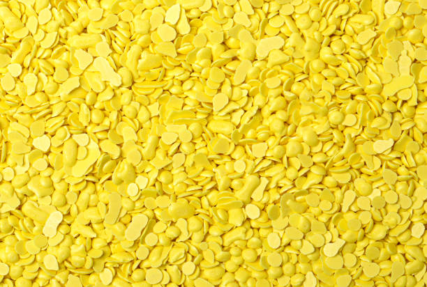 granulés de soufre jaune - sulphur photos et images de collection