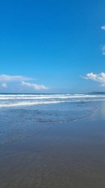 istock Majestic La Union beach - Waves, sand and sky 1461026333