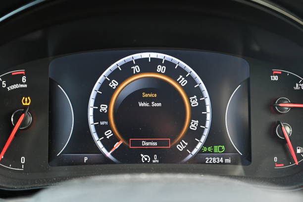 istock Service indicator warning on a diesel motor car. 1461039279