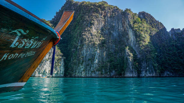 aventures et excursions en bateau des îles tropicales. - open photos et images de collection