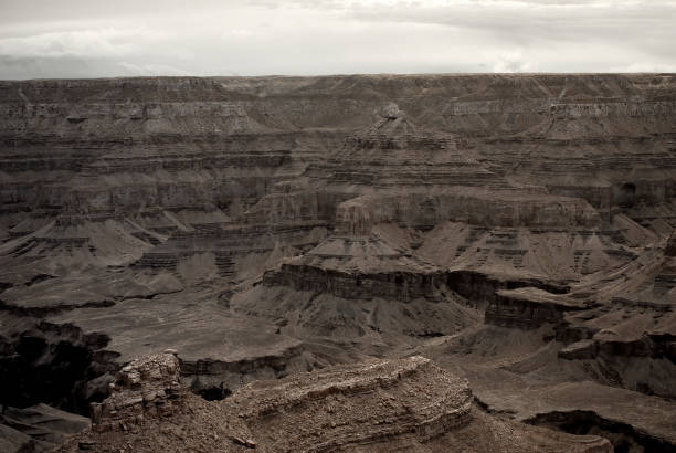 wielki kanion, arizona w podczerwieni sepia - national landmark outdoors black and white horizontal zdjęcia i obrazy z banku zdjęć