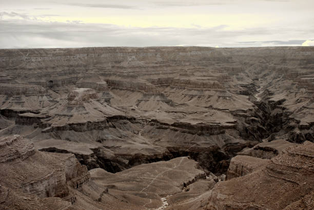 wielki kanion, arizona w podczerwieni sepia - national landmark outdoors black and white horizontal zdjęcia i obrazy z banku zdjęć
