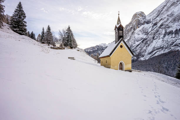 istock church in the mountains 1461078096
