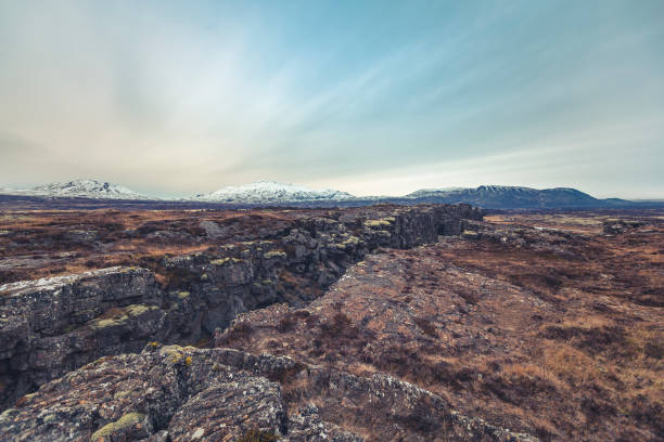 pingvellir national park, iceland - plate tectonics imagens e fotografias de stock