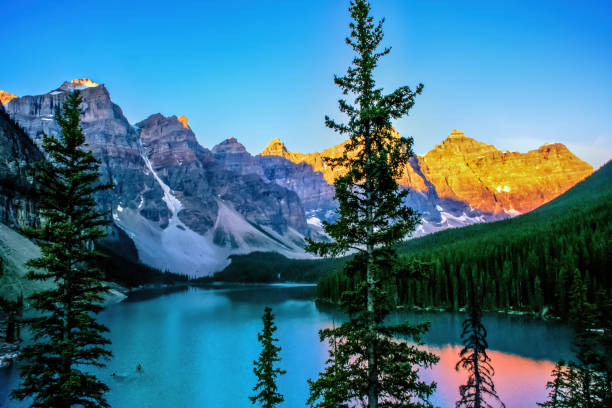istock Sunrise at Moraine Lake 1461094449