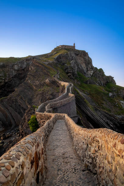 ermitage of san juan de gaztelugatxe - paya photos et images de collection