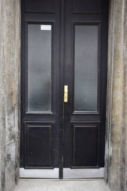 istock Old ruined damaged doors 1461132053