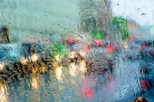 istock Bad weather, rain, street traffic 1461137793