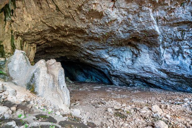 kocain cave to jaskinia w antalyi w turcji. - geophysical zdjęcia i obrazy z banku zdjęć