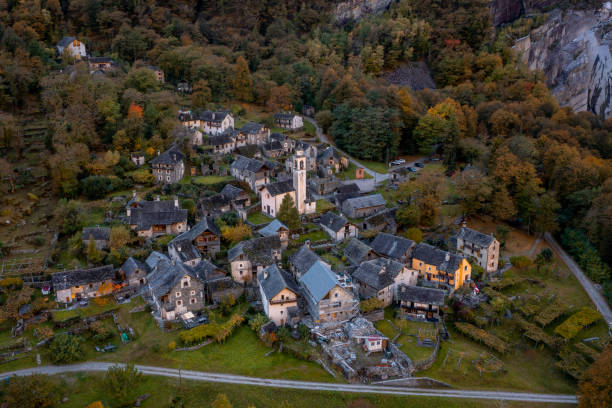 istock An Italian village from above 1461166866