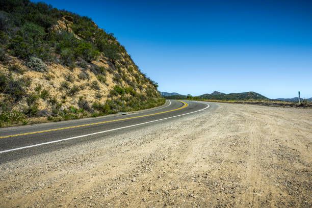 canyon road nas montanhas da califórnia - pike street - fotografias e filmes do acervo