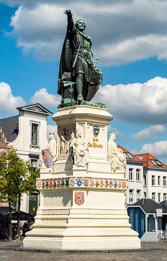 Jacob van Artevelde was a Flemish leader before the Hundred Years War and symbol of Belgian independence more recently. The statue was made in 1863 and sits in the center of the Vrijdagmarkt, a city square in central Ghent.