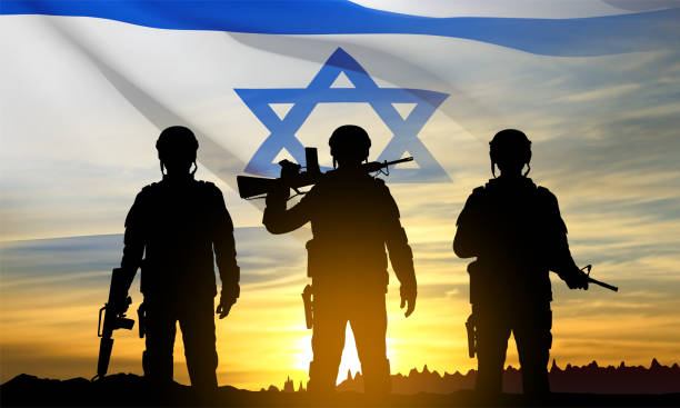 ilustraciones, imágenes clip art, dibujos animados e iconos de stock de silueta de soldado con bandera de israel - celebration silhouette back lit sunrise