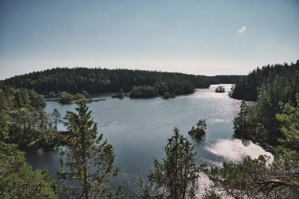 Blick auf einen See in Schweden
