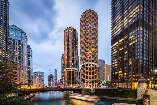 The cityscape of Chicago during the sunset with the Chicago River