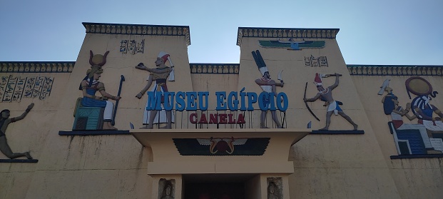 Image of the facade of the egyptian museum in Canela, Brazil. Image taken in December 2021.