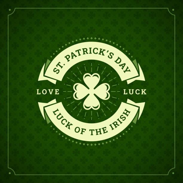 dzień świętego patryka jasne promienie koniczyna wstążka vintage kartka z życzeniami typografia szablon wektor - st patricks day irish culture pub clover stock illustrations