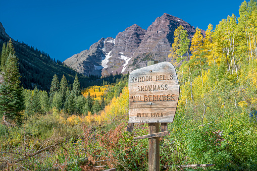 Autumn colors at Maroon Bells and Maroon Lake near Aspen, Colorado, in the Elk Mountains.