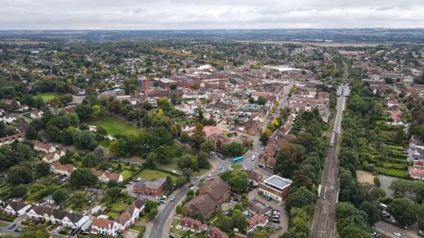 letchworth garden city, hertfordshire inglaterra drone, aérea, vista desde el aire, vista de pájaro, - letchworth garden city fotografías e imágenes de stock