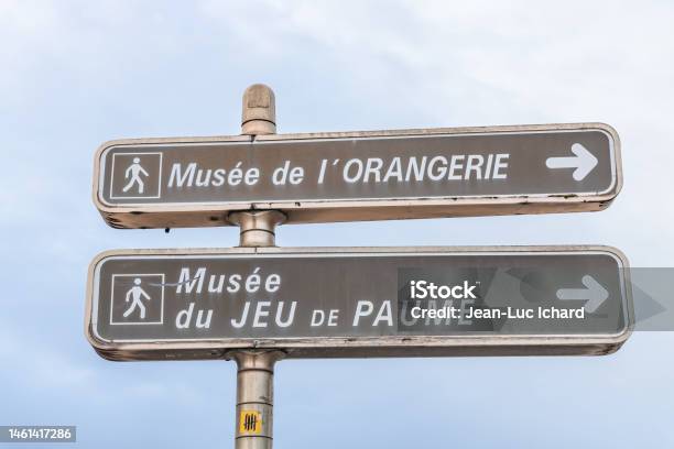Musée De Lorangerie And Musée Du Jeu De Paume Sign In Paris Stock Photo - Download Image Now