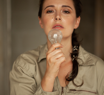 https://media.istockphoto.com/id/1461423474/photo/woman-holds-incandescent-light-bulb-in-front-of-her.jpg?b=1&s=170667a&w=0&k=20&c=rsZb9tRV9cavuskPBkTxekXJ3uNOIajccziCGcvM8rU=