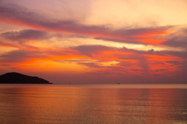 istock Orange Sea and sky at sunset. Evening sea landscape 1461449006