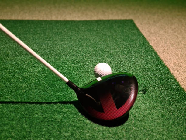 Golf ball screen. Golf indoor and putter golf ball